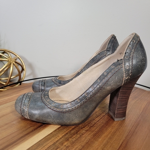 Seychelles Vintage Style Distressed Retro Leather and Wood heels Size 7.5 - Picture 7 of 16
